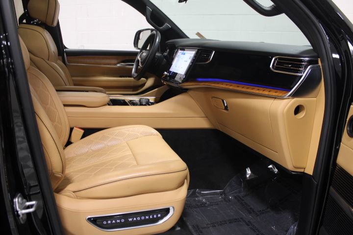Used 2022 Jeep Grand Wagoneer Series III image 24