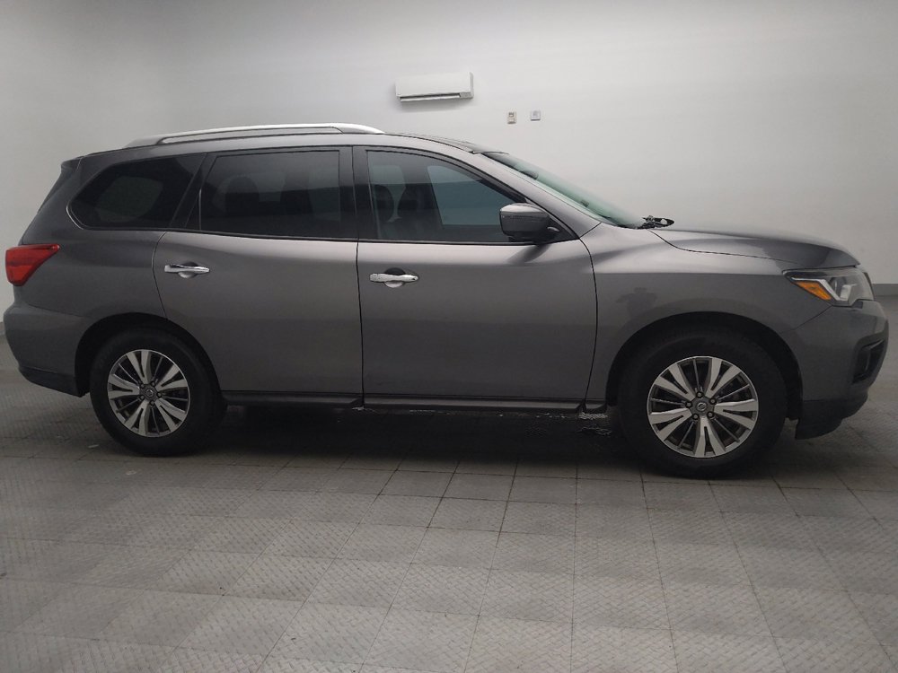 Used 2019 Nissan Pathfinder SL FWD image 11