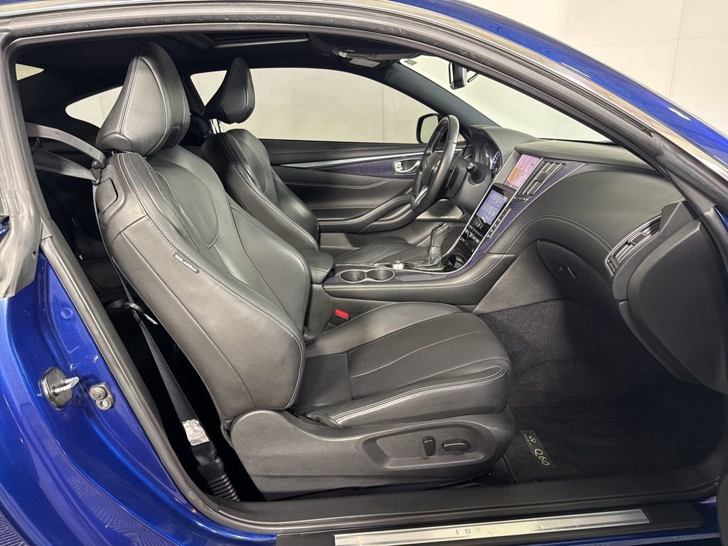 Used 2018 INFINITI Q60 Red Sport 400 w/ Sensory Package 3.0T Sport AWD/4WD image 17