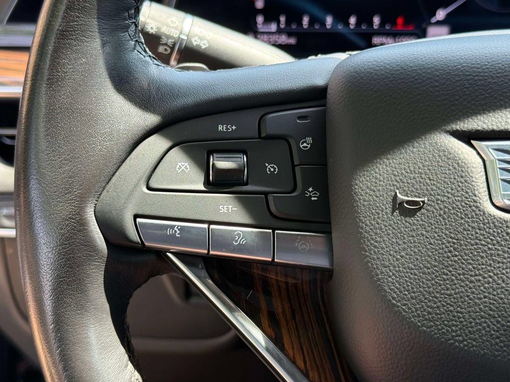 Used 2023 Cadillac Escalade Premium Luxury AWD/4WD image 35