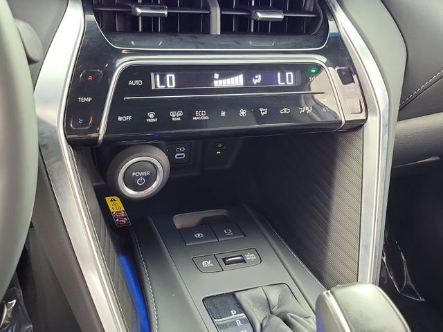Used 2024 Toyota Venza XLE AWD/4WD image 30