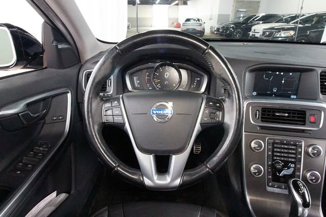 Used 2015 Volvo V60 T5 Cross Country Platinum w/ Climate Package image 8