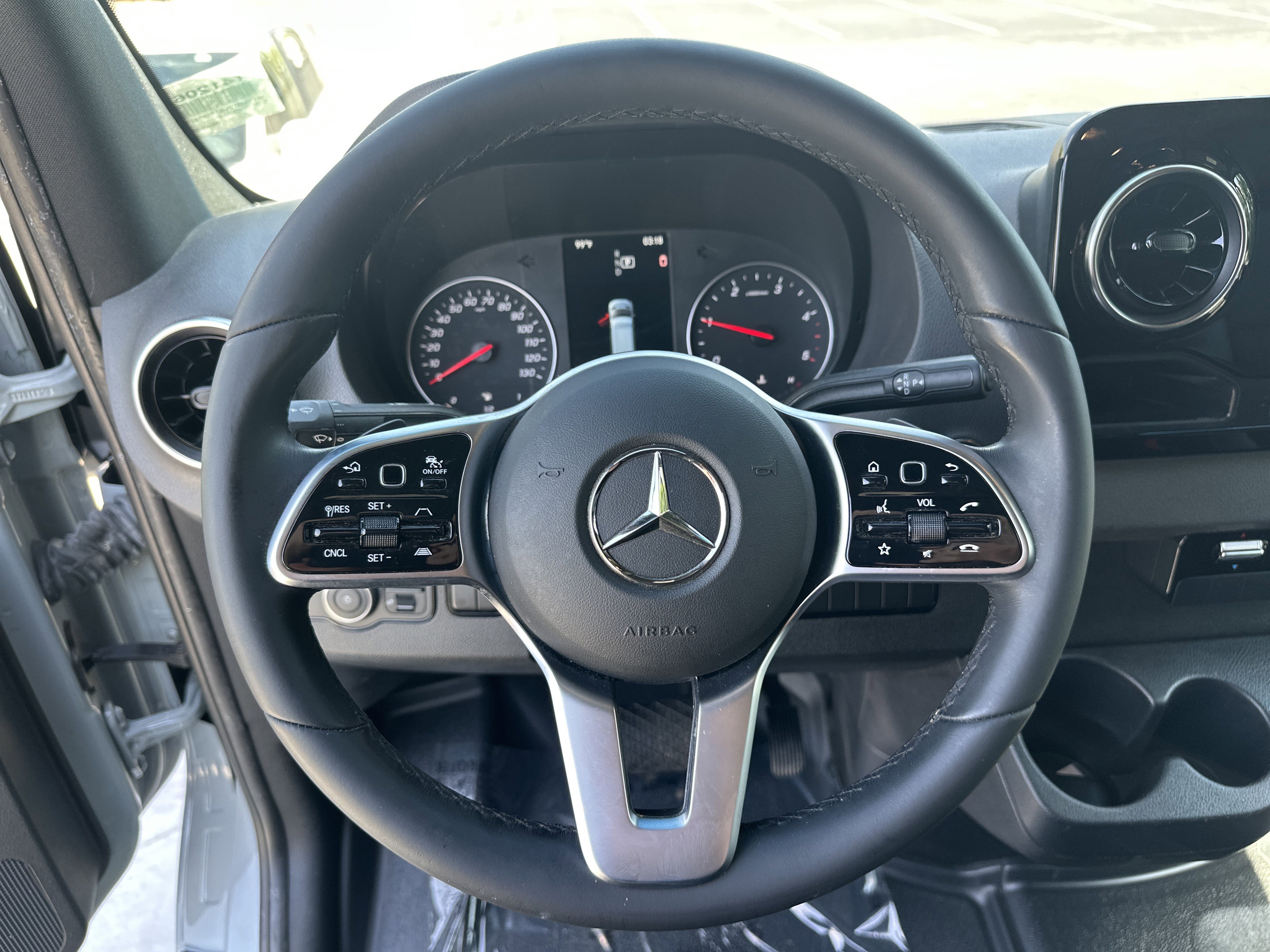 Used 2023 Mercedes-Benz Sprinter 2500 image 18