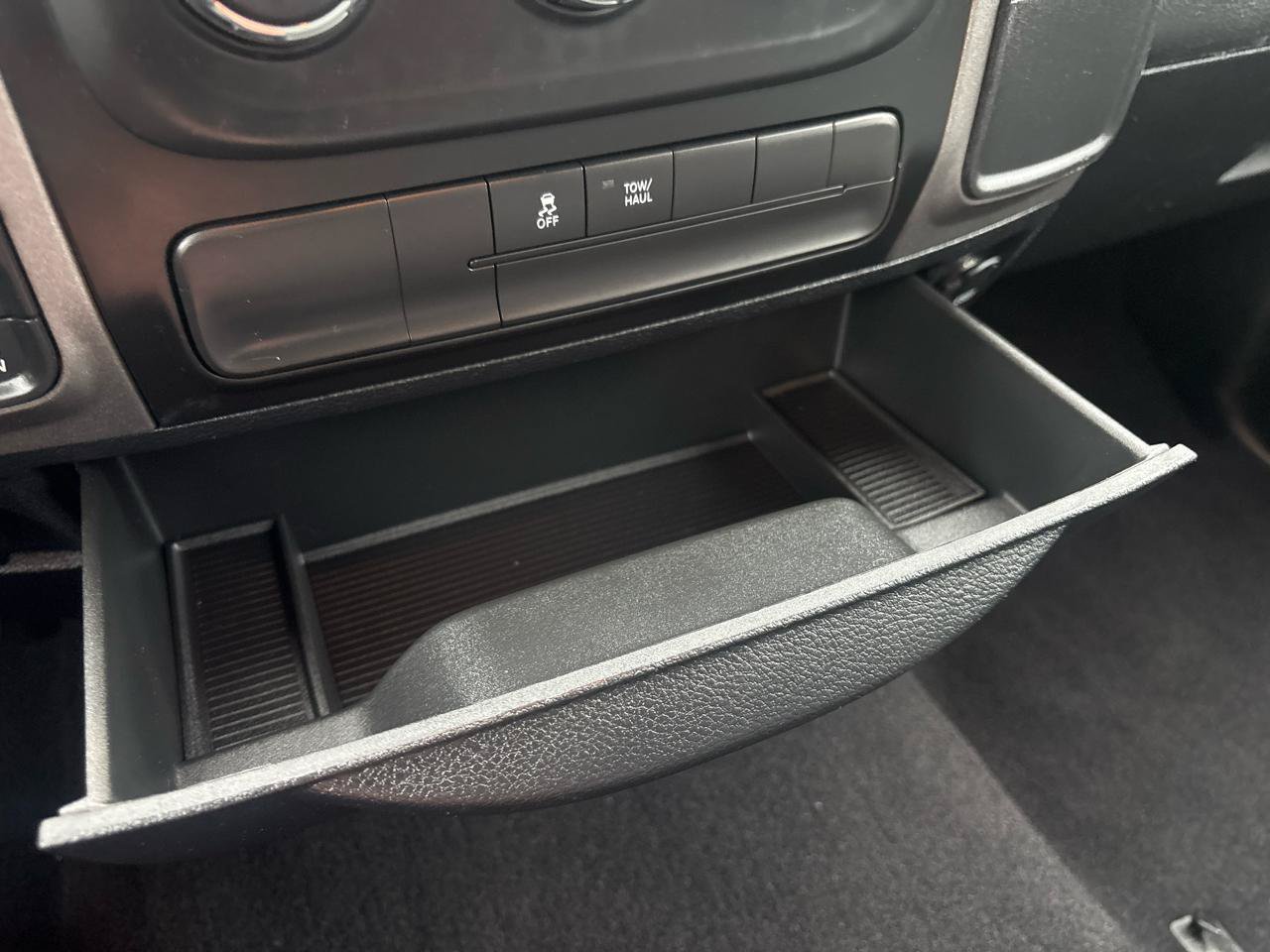 Used 2017 RAM 1500 ST AWD/4WD image 17