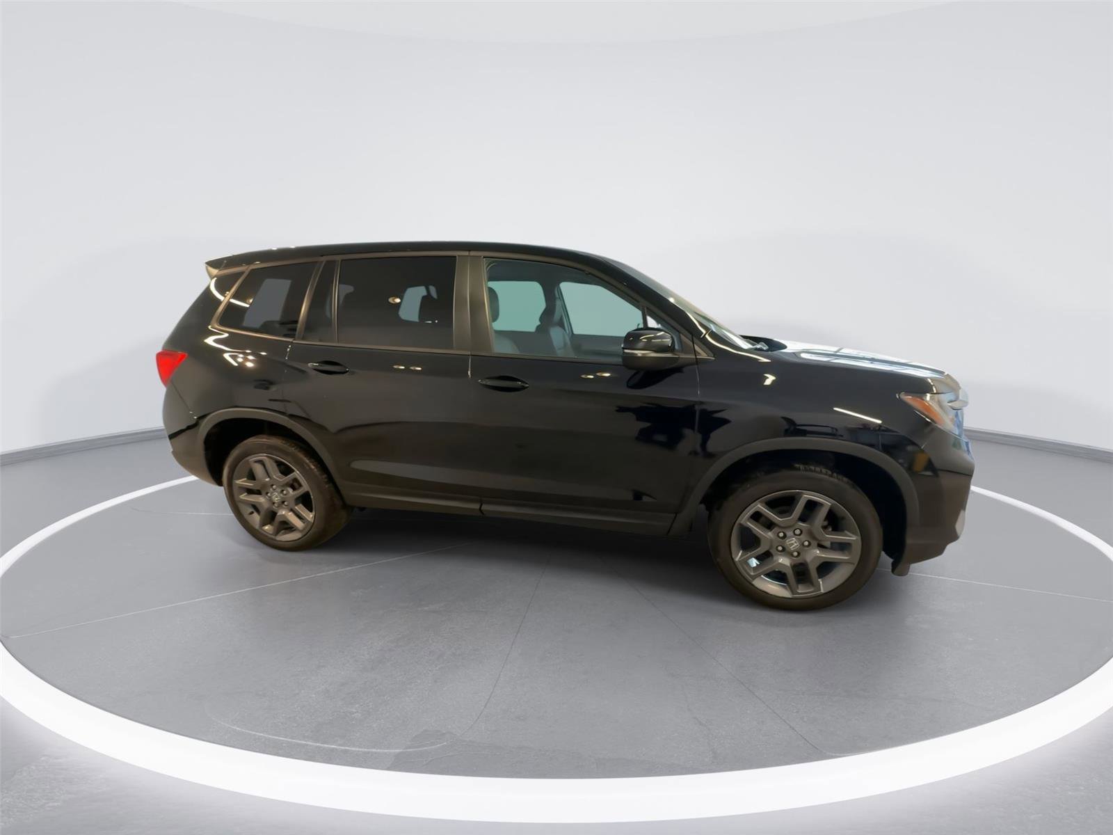 Used 2023 Honda Passport EX-L image 9
