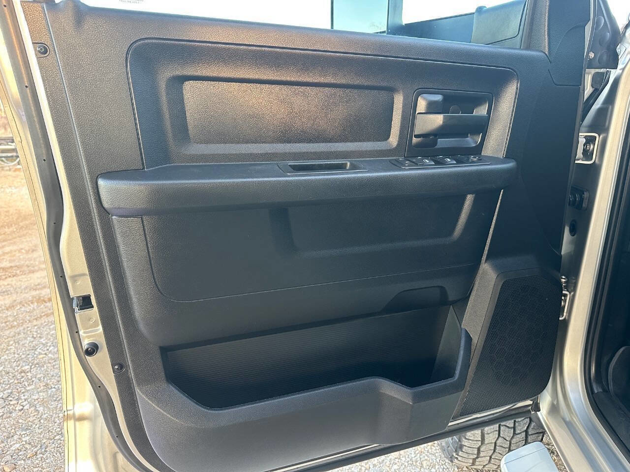 Used 2016 RAM 2500 Tradesman w/ Chrome Appearance Group image 10