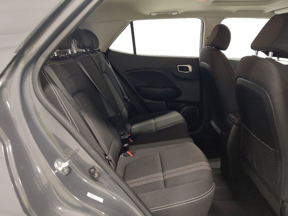 Used 2023 Hyundai Venue SEL FWD image 19