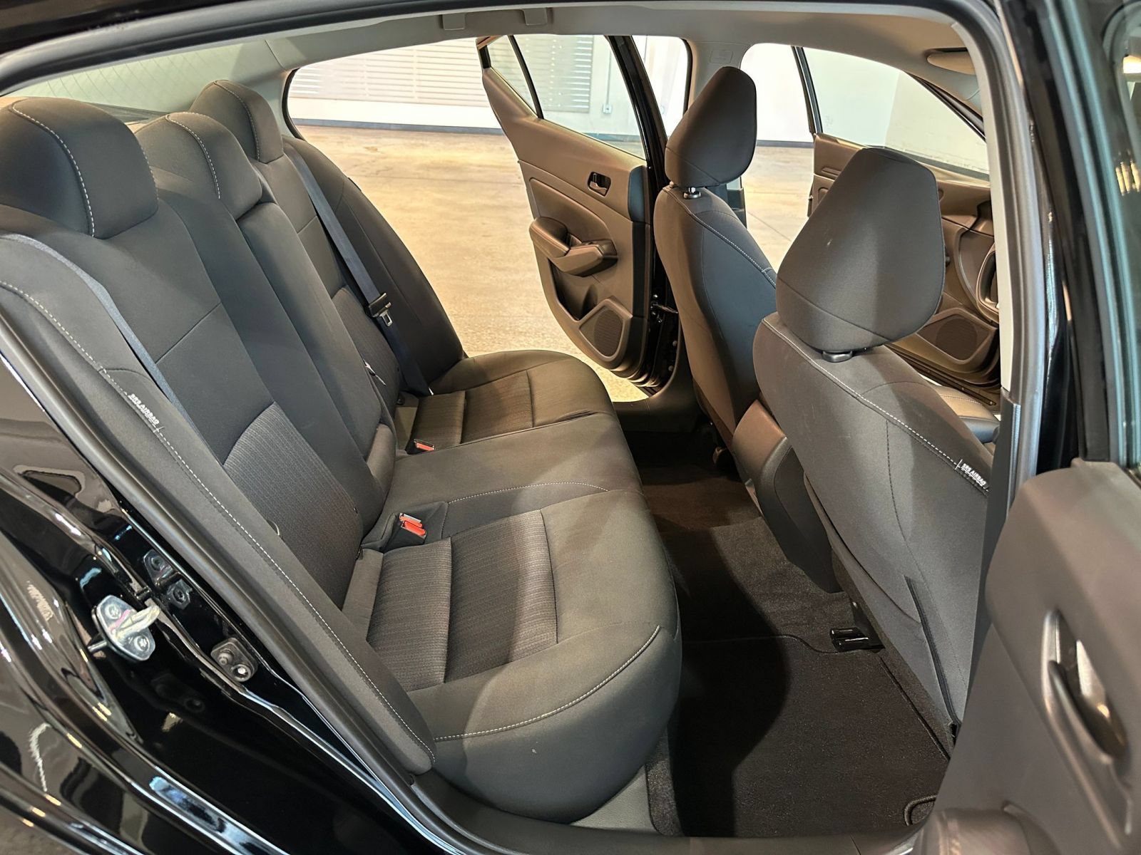 Used 2025 Nissan Altima 2.5 SV FWD image 36