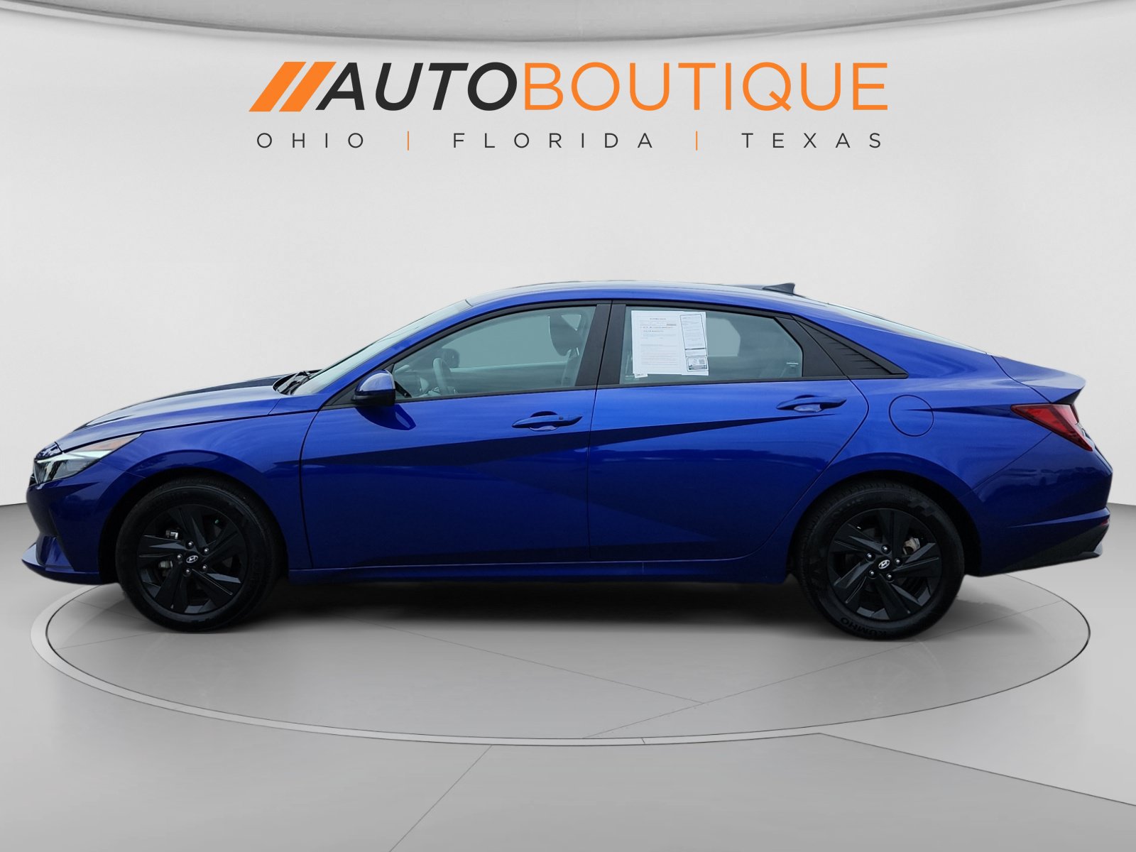 Used 2023 Hyundai Elantra SEL w/ Cargo Package FWD image 2