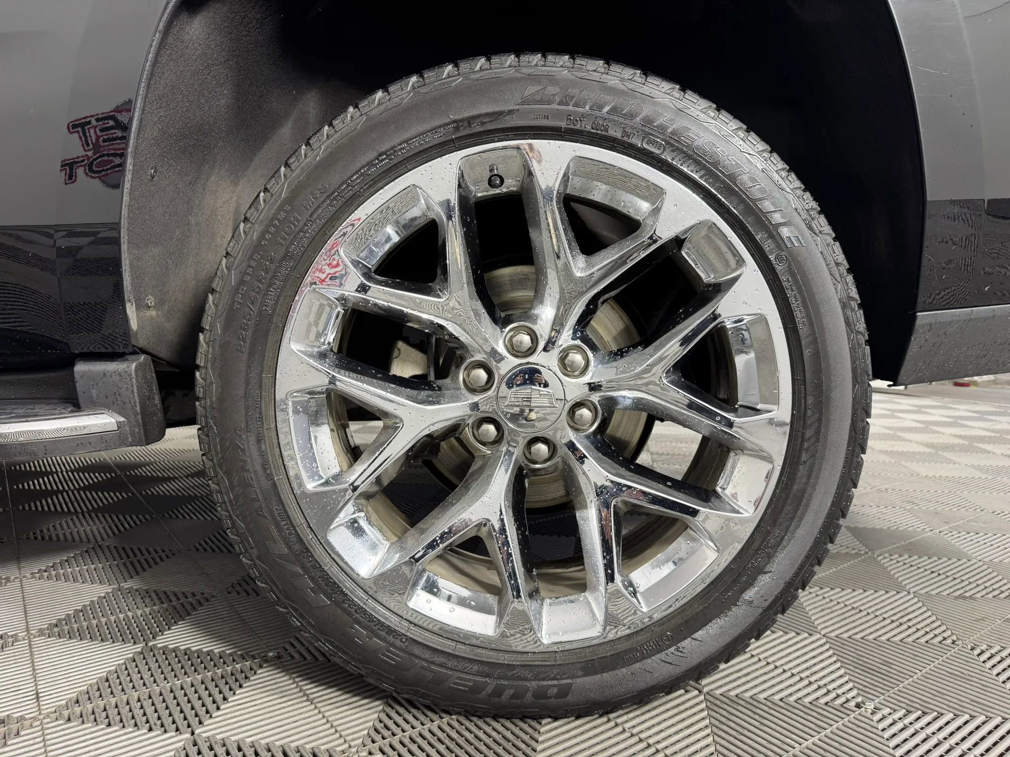 Used 2018 Cadillac Escalade Premium Luxury image 54