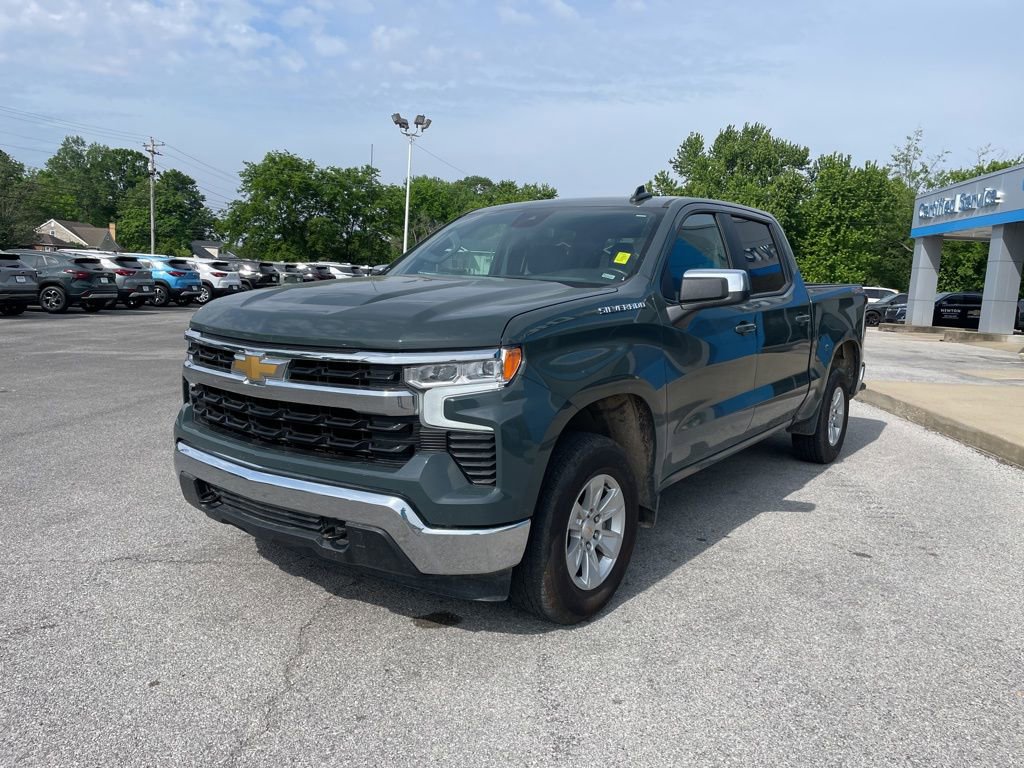 Used 2025 Chevrolet Silverado 1500 LT AWD/4WD image 4