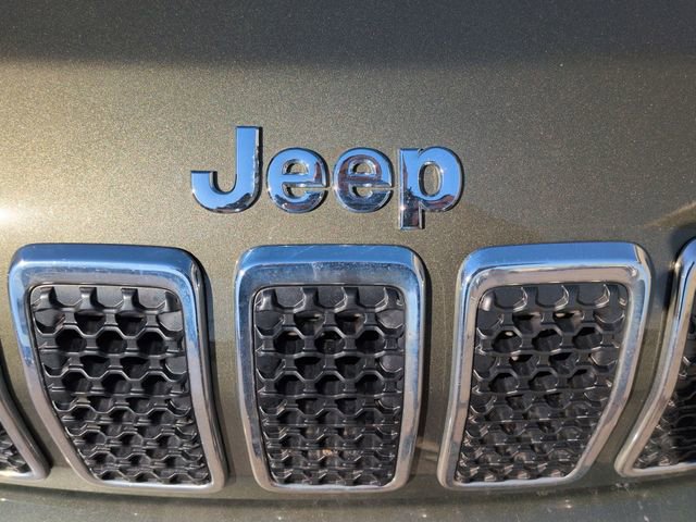 Used 2019 Jeep Cherokee Latitude Plus w/ Cold Weather Group image 31