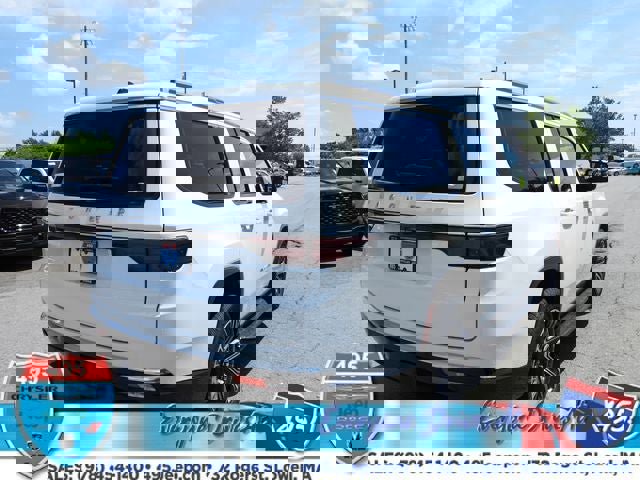New 2025 Jeep Wagoneer 4WD image 5