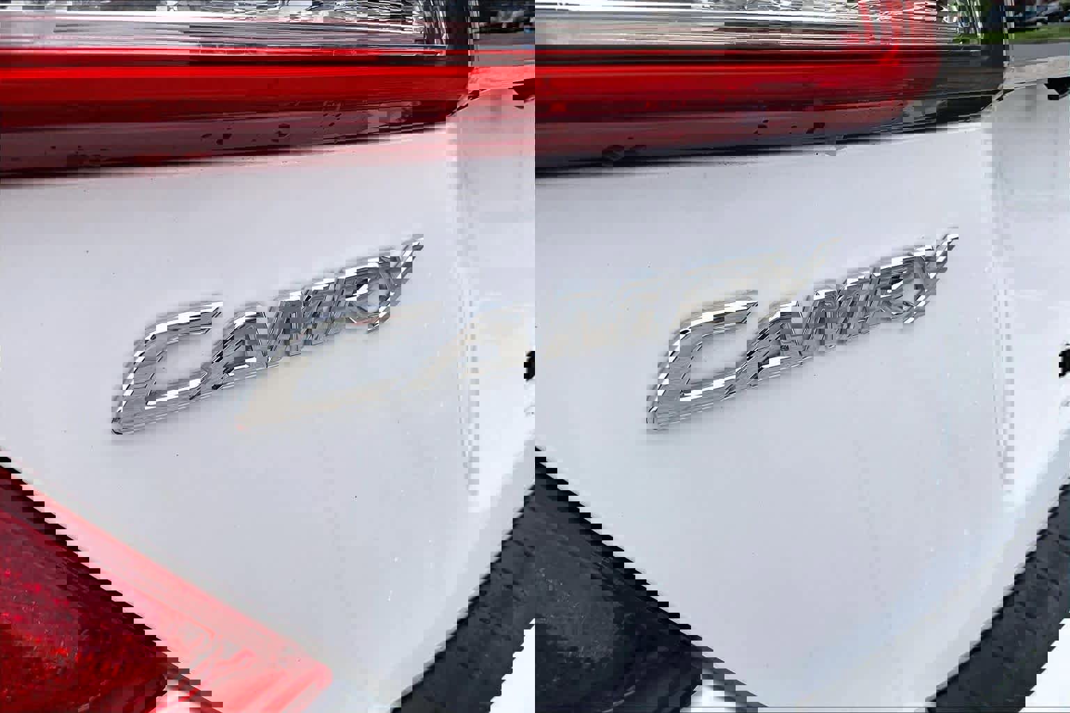 Used 2012 Toyota Camry XLE w/ Leather Pkg FWD image 31