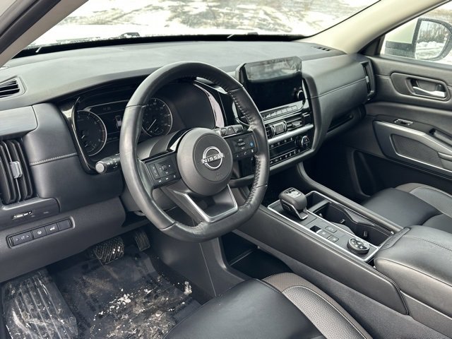 Certified 2024 Nissan Pathfinder SL image 28