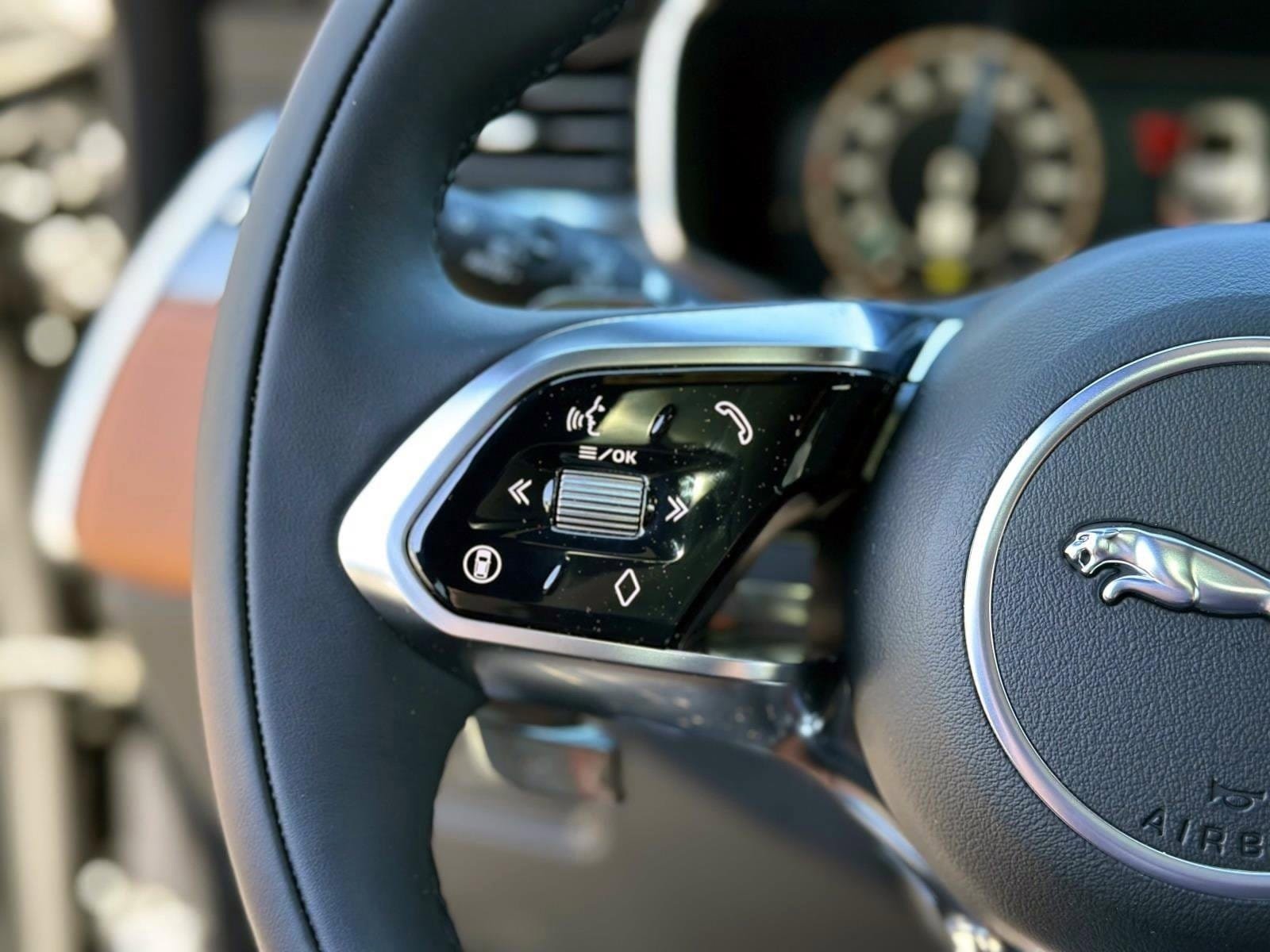 New 2026 Jaguar F-PACE R-Dynamic S AWD/4WD image 23