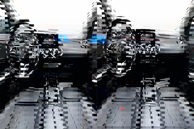 Certified 2023 Mercedes-Benz GLA 250 4MATIC image 10