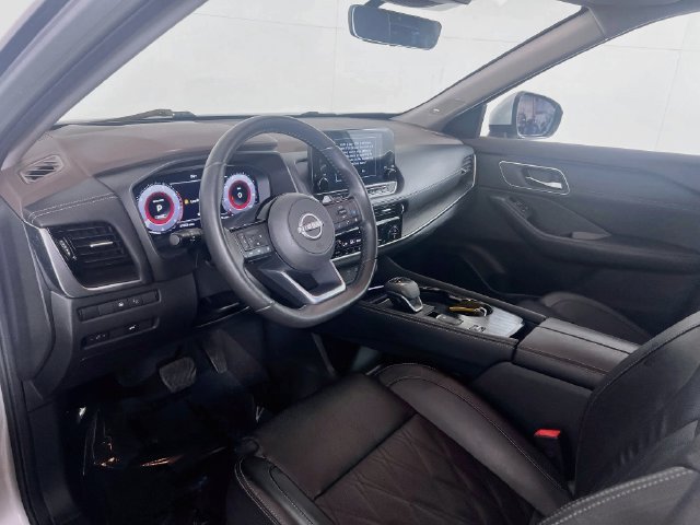Used 2023 Nissan Rogue Platinum w/ Platinum Premium Package FWD image 9