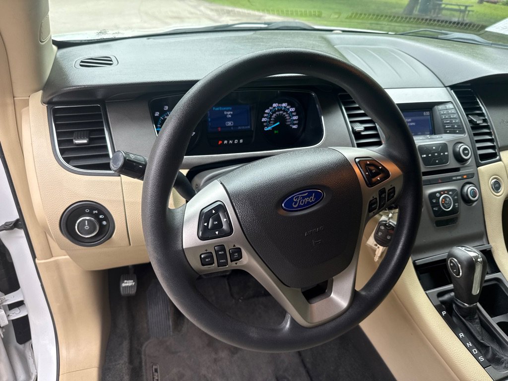 Used 2017 Ford Taurus SE FWD image 20