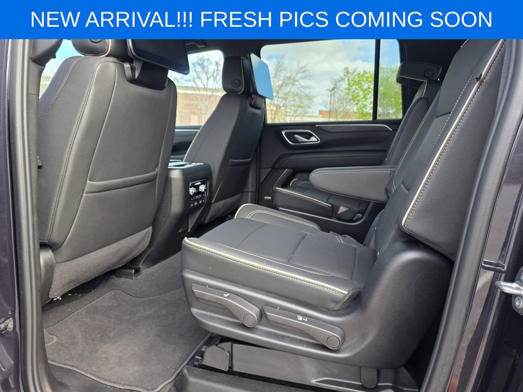 Used 2024 GMC Yukon XL SLT w/ SLT Luxury Package image 15