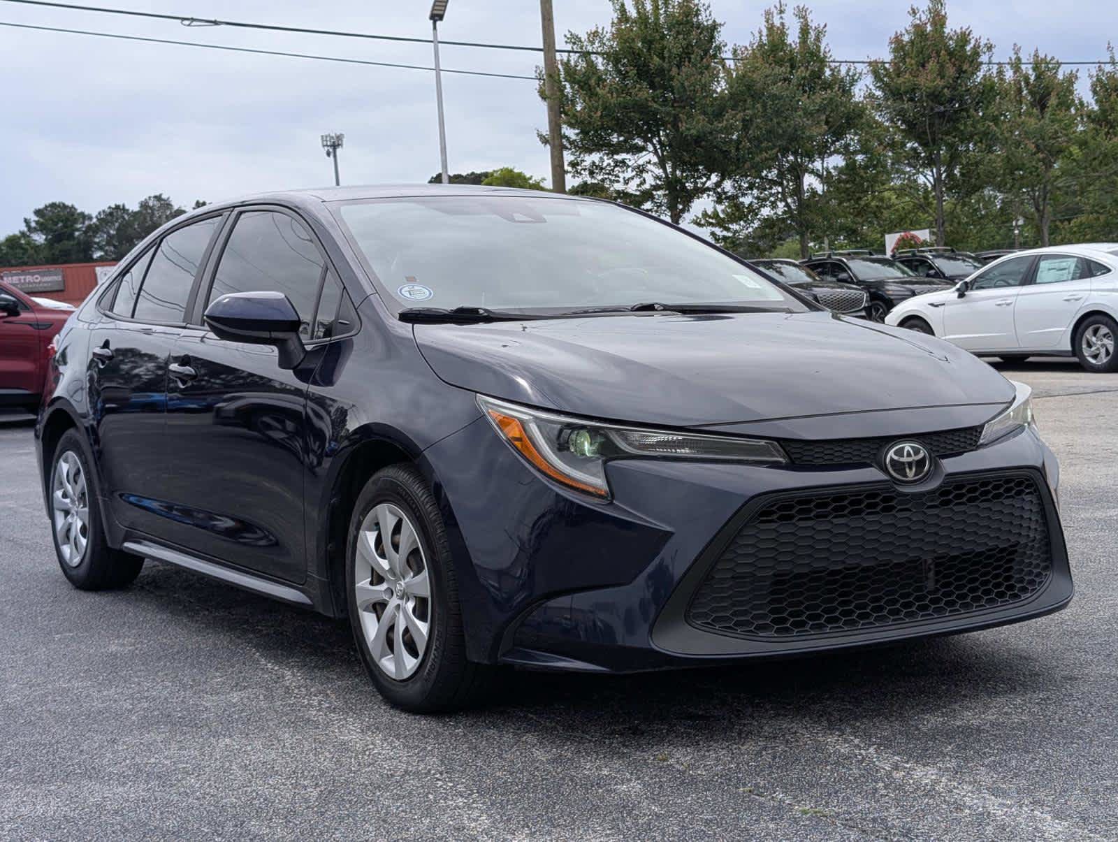 Used 2021 Toyota Corolla LE FWD image 1