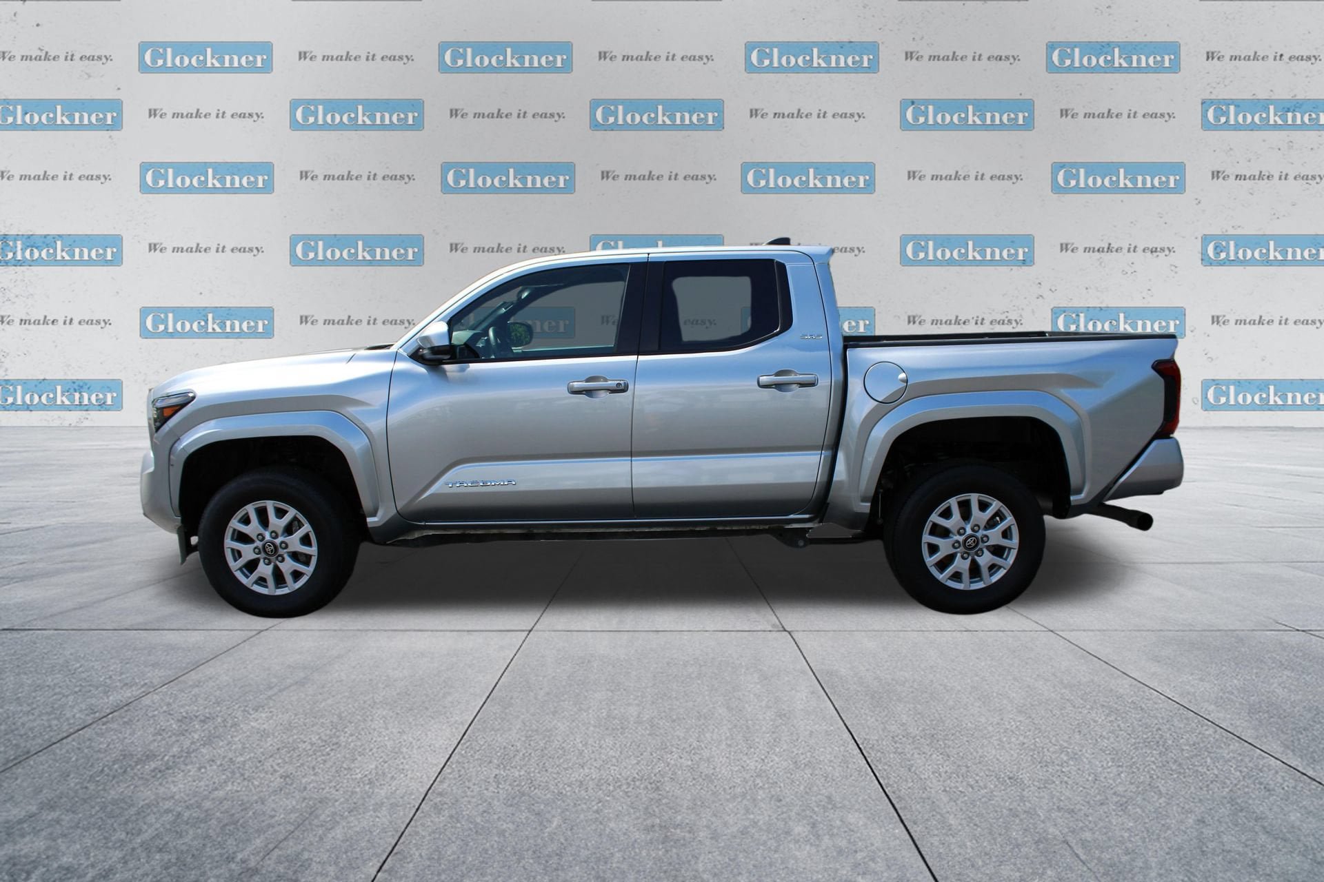 Used 2025 Toyota Tacoma SR5 AWD/4WD image 10