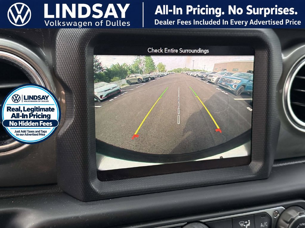 Used 2019 Jeep Wrangler Unlimited Sahara AWD/4WD image 17