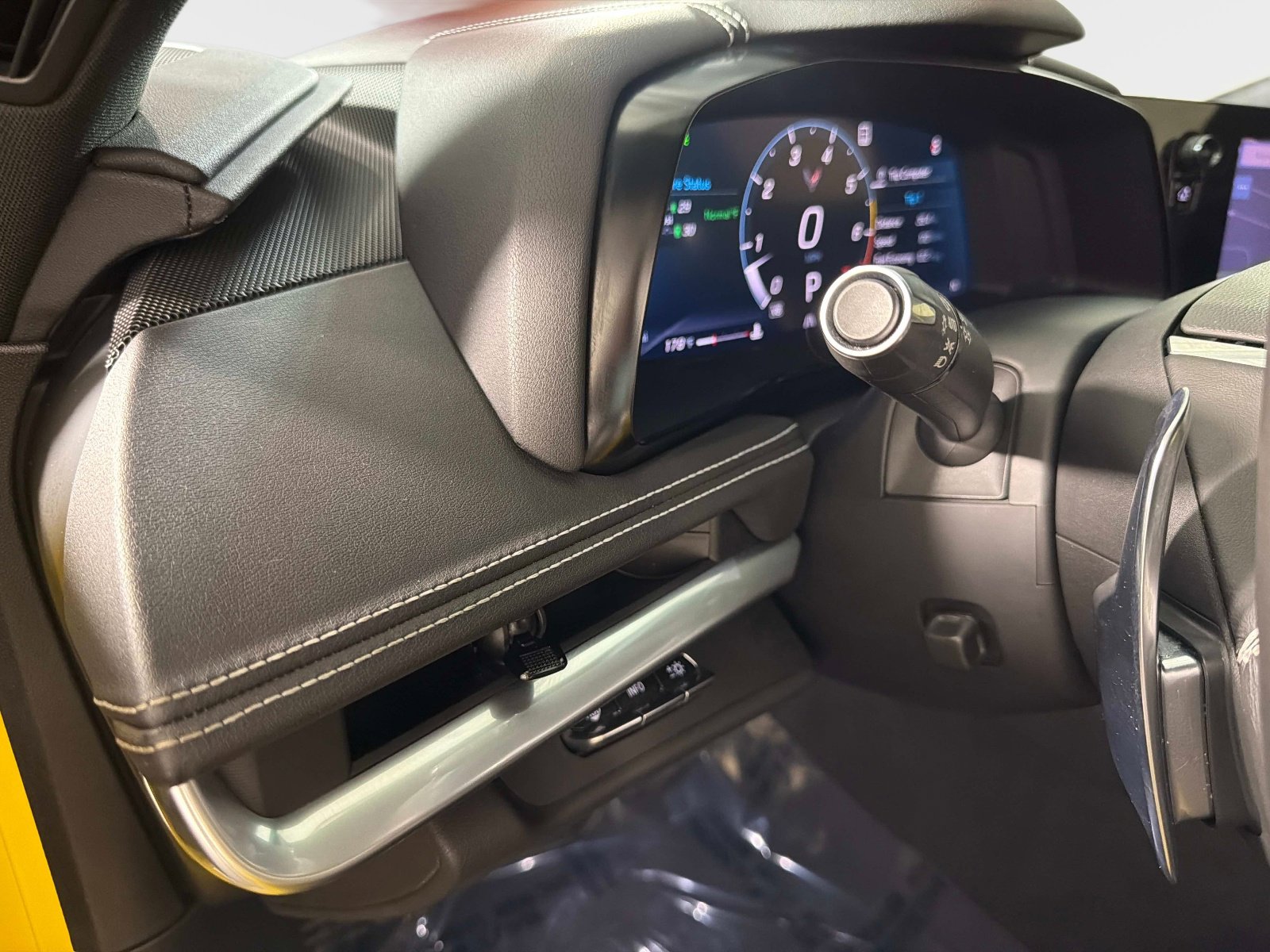 Used 2022 Chevrolet Corvette Stingray Preferred Conv w/ Battery Protection Package RWD image 33