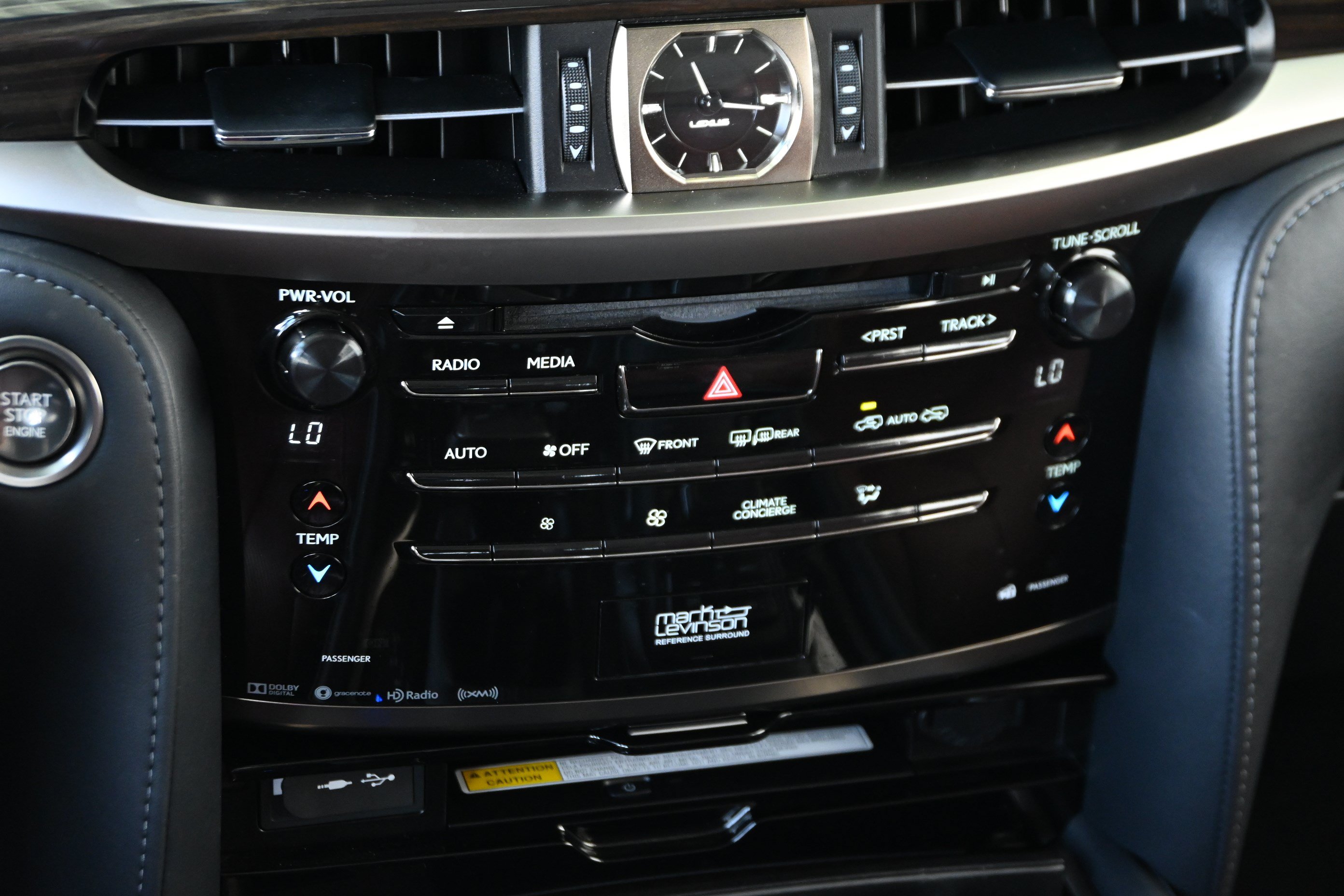 Used 2021 Lexus LX 570 4WD w/ Luxury Package image 21