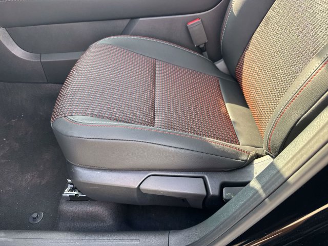 New 2027 Nissan Kicks SR FWD image 19