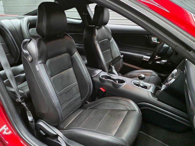 Used 2019 Ford Mustang GT Premium w/ GT Performance Package RWD image 14