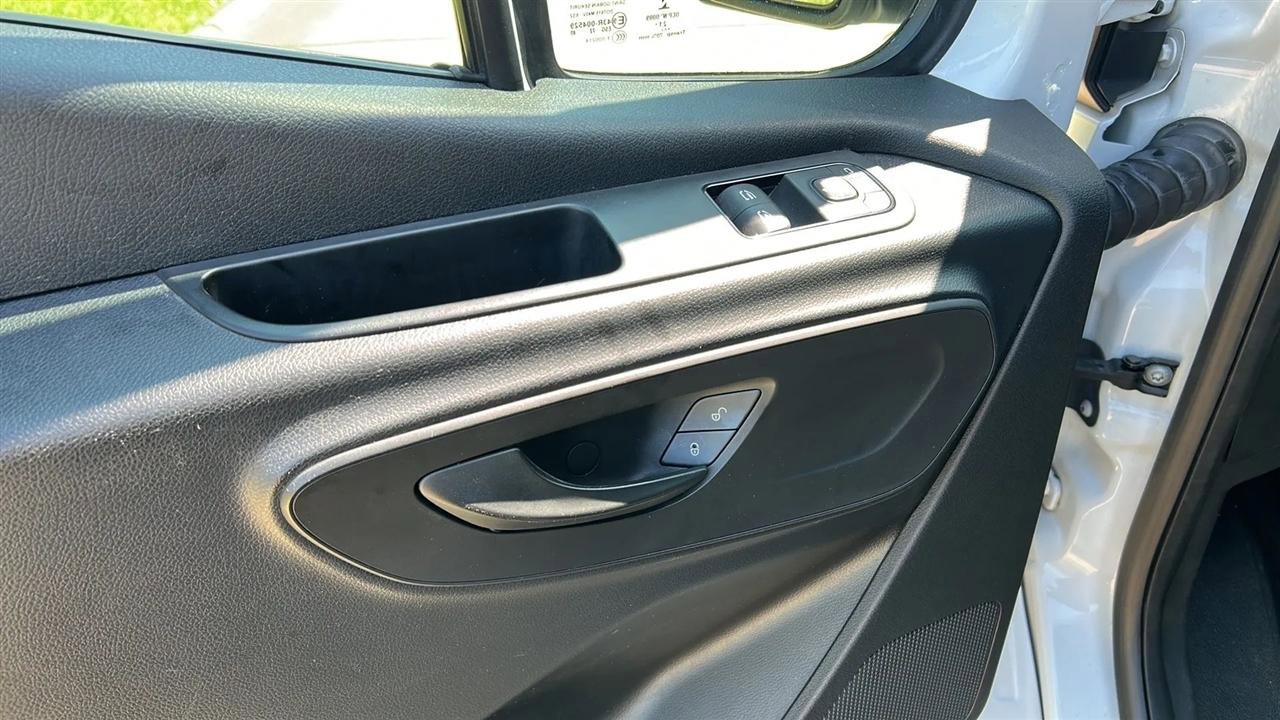 Used 2022 Mercedes-Benz Sprinter 2500 image 38