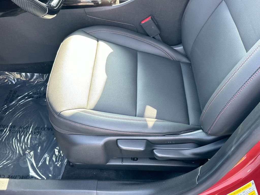 Used 2024 Chevrolet Trax RS w/ Sunroof Package image 19