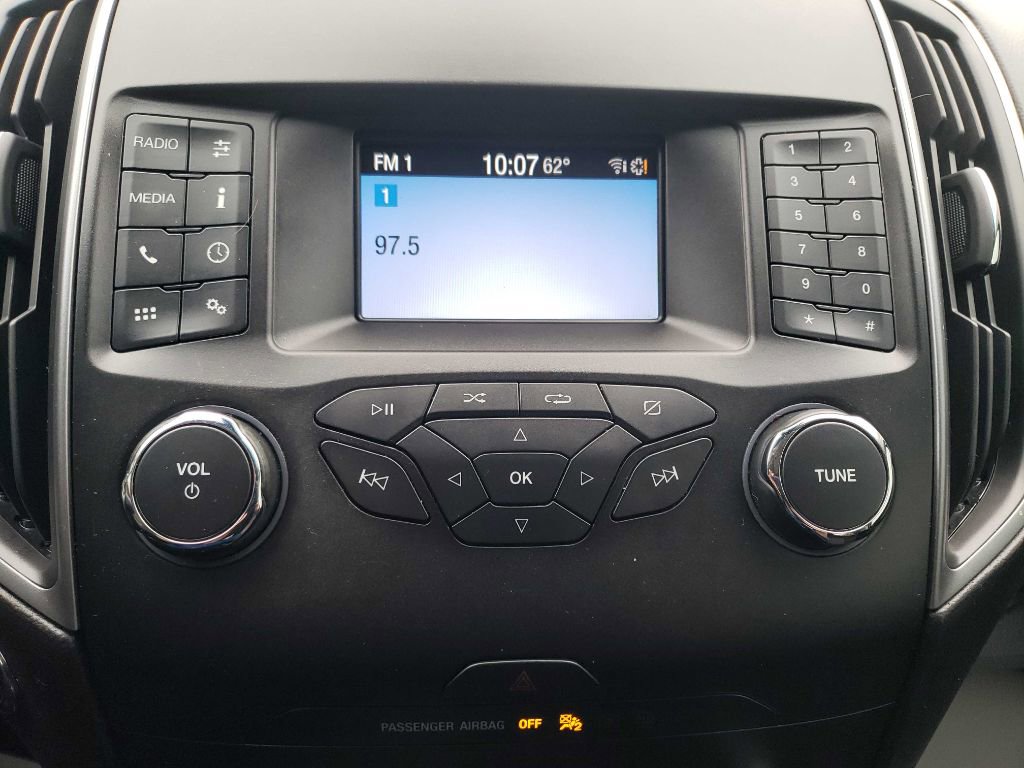 Used 2019 Ford Edge SE image 13