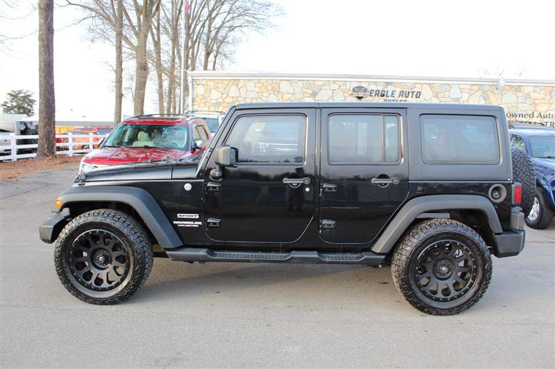 Used 2013 Jeep Wrangler Unlimited Sport w/ Connectivity Group AWD/4WD image 4