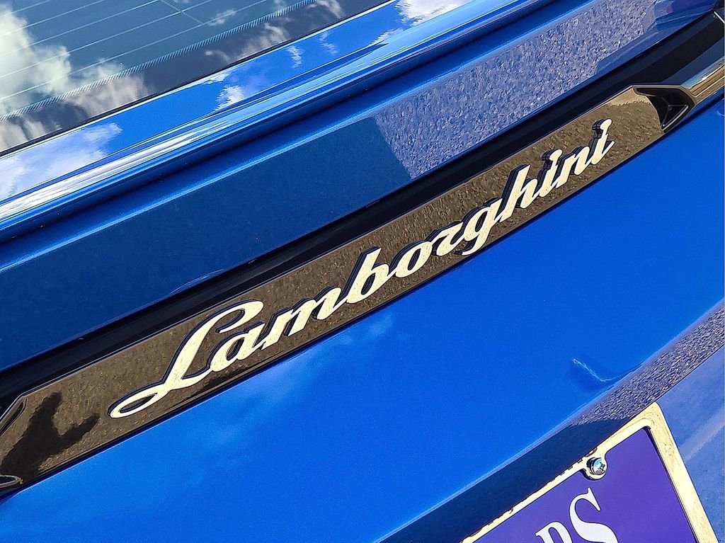 Used 2023 Lamborghini Urus S image 12