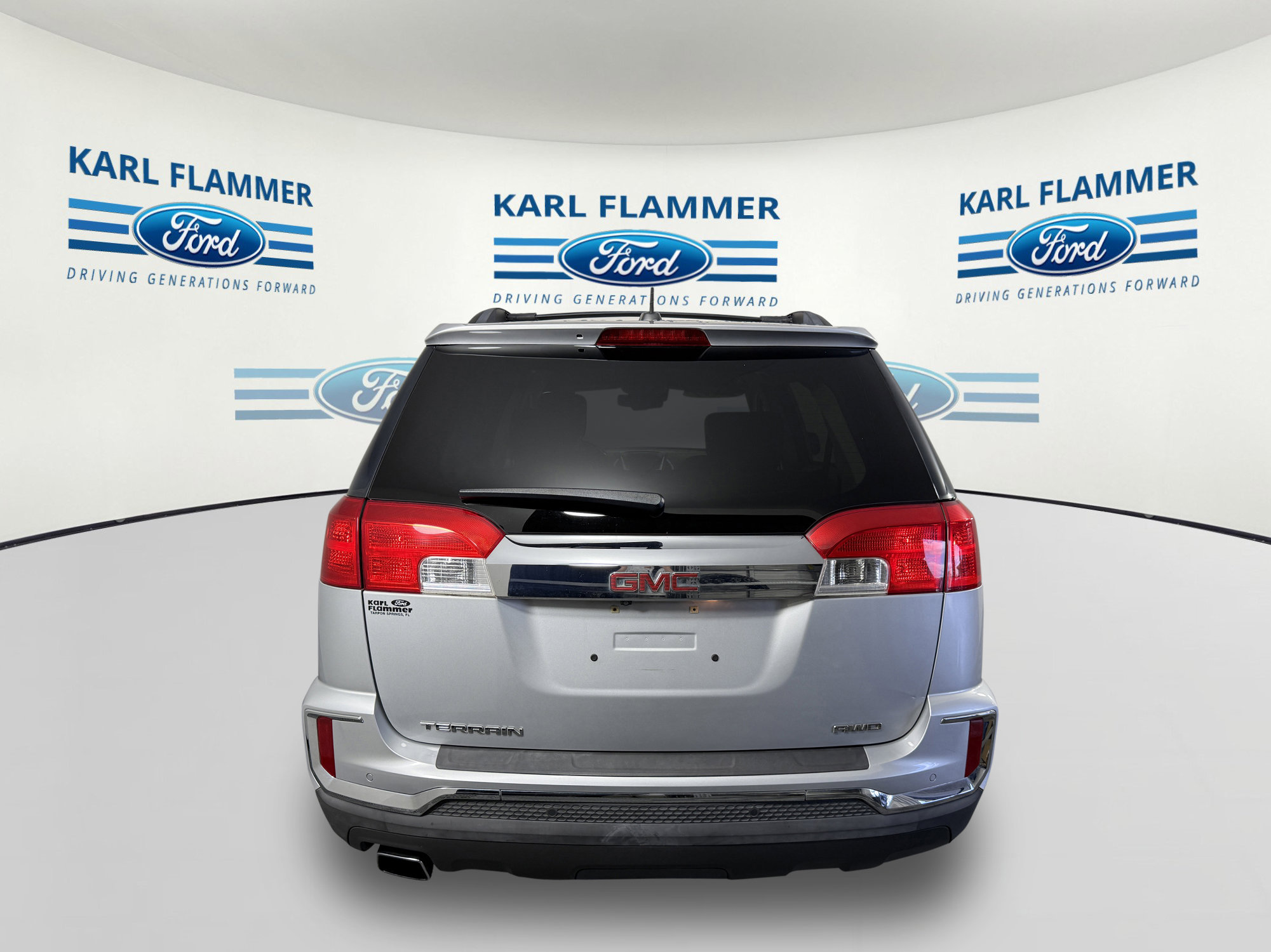 Used 2017 GMC Terrain SLE w/ Technology Package image 4