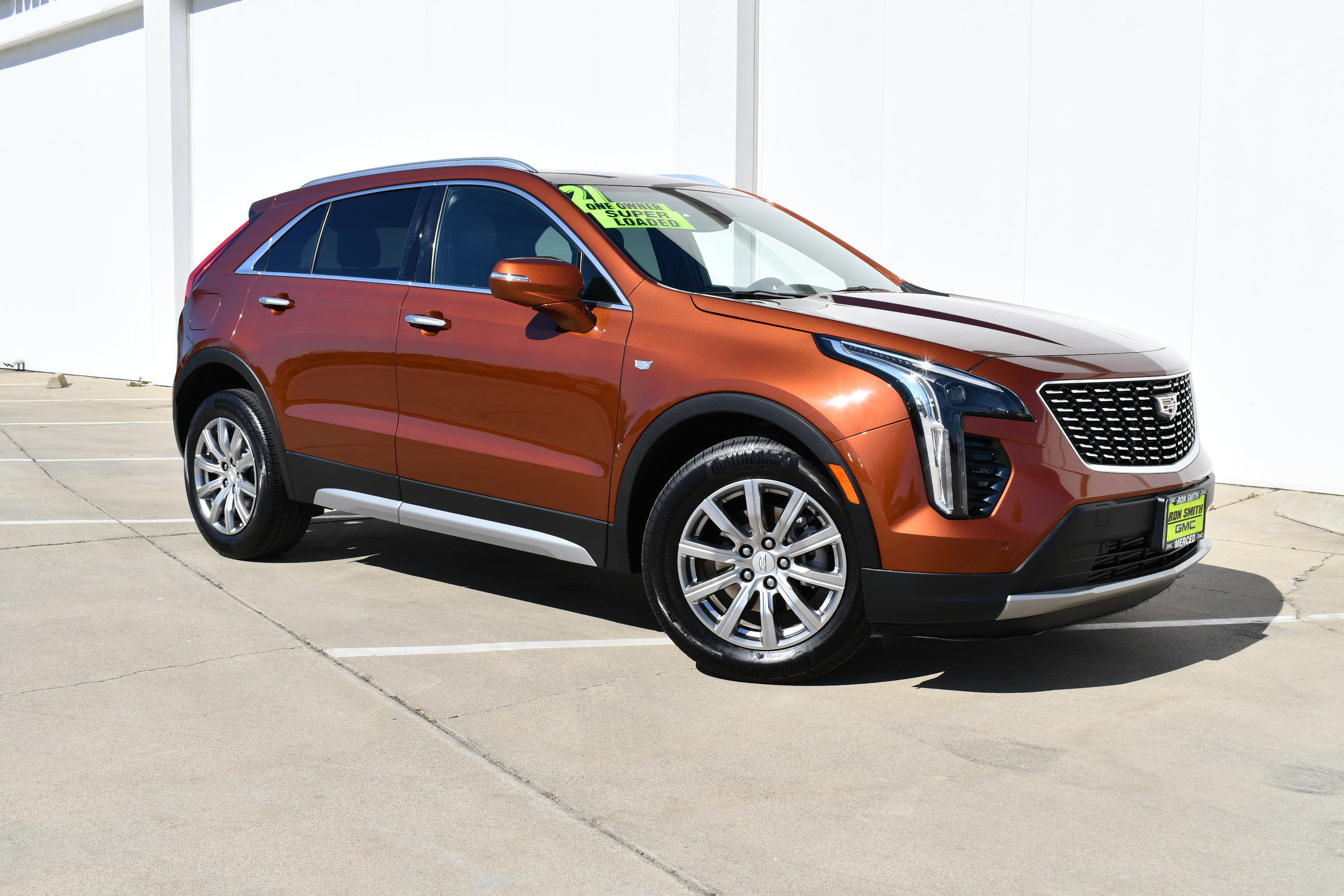 Used 2021 Cadillac XT4 Premium Luxury image 2
