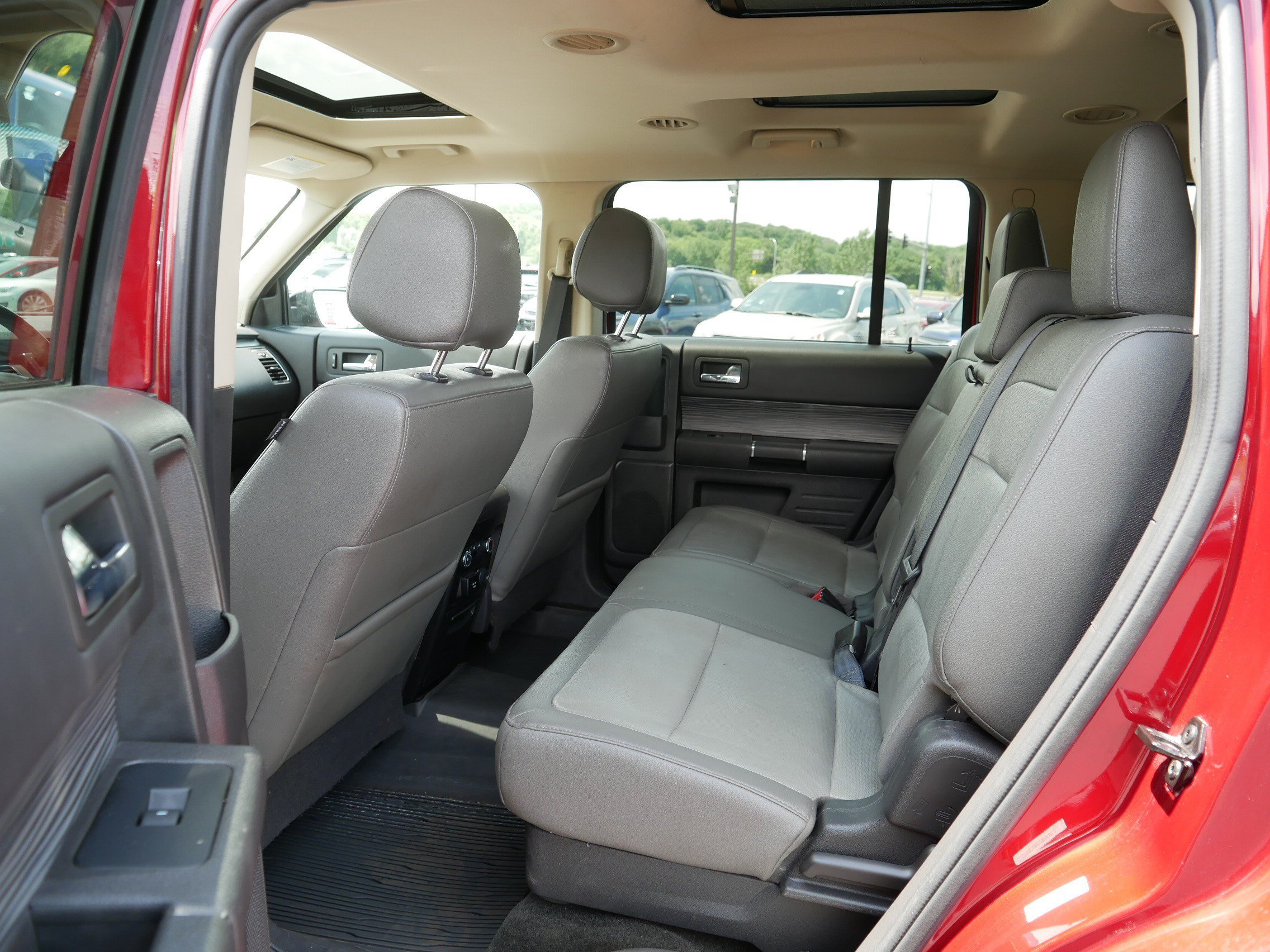 Used 2018 Ford Flex Limited w/ Equipment Group 301A AWD/4WD image 16