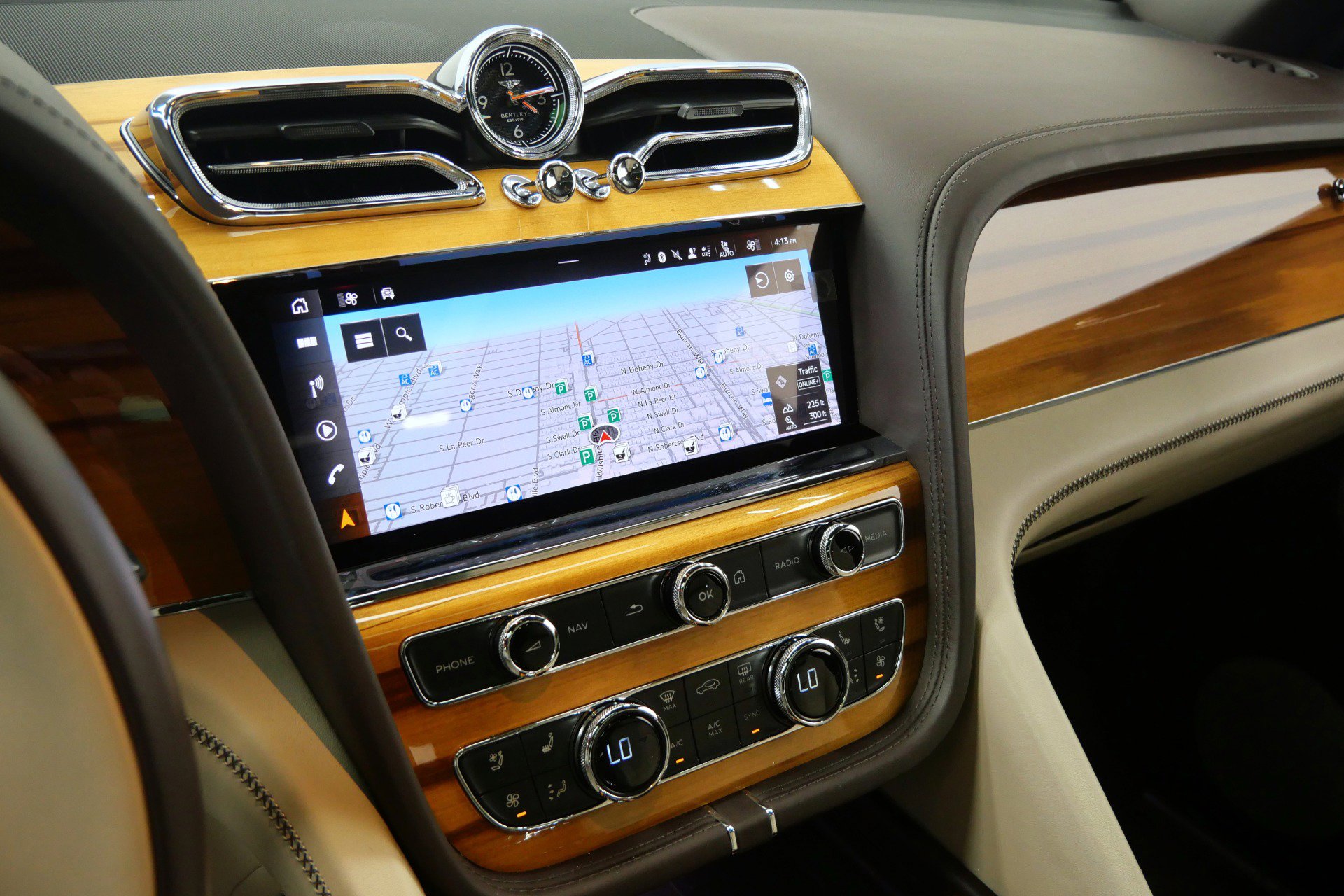 Used 2021 Bentley Bentayga Hybrid -Mulliner Driving Speci image 17