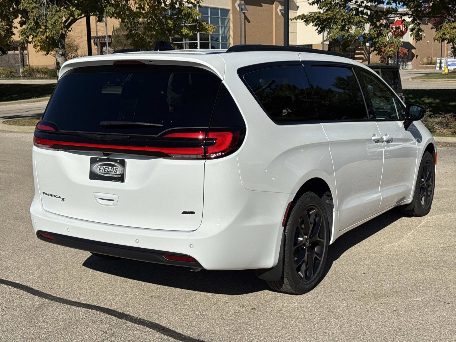 New 2026 Chrysler Pacifica Select image 5