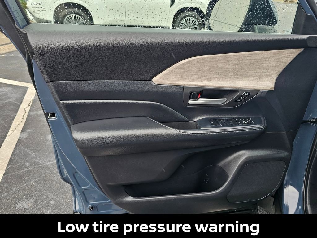 Used 2024 Toyota Grand Highlander Limited image 20