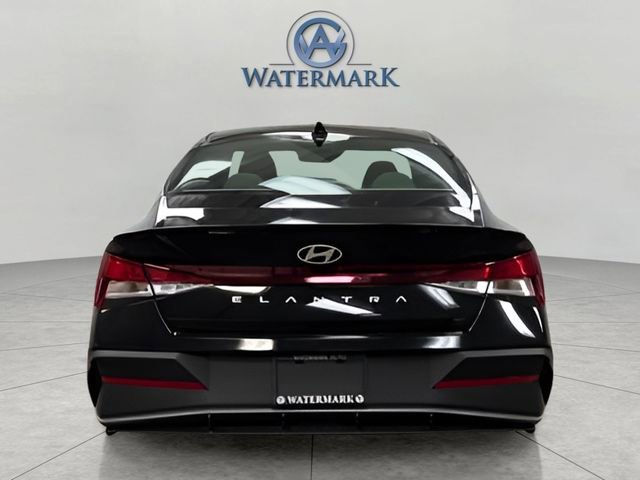 New 2026 Hyundai Elantra Sport w/ Cargo Package image 4