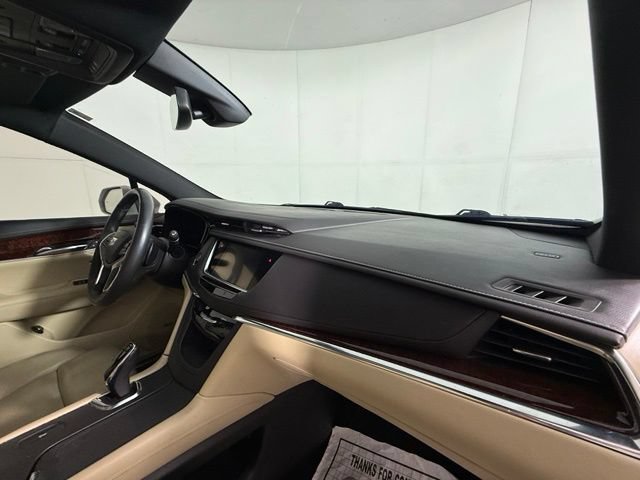 Used 2017 Cadillac XT5 Luxury w/ Driver Awareness Package FWD image 29