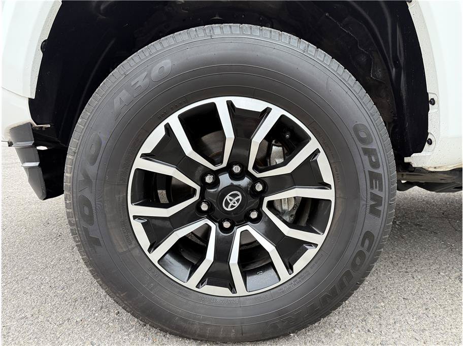 Used 2023 Toyota Tacoma TRD Sport w/ Advanced Technology Package AWD/4WD image 17