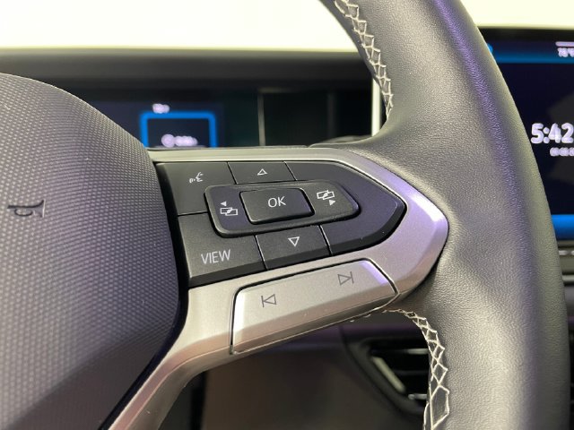 Used 2025 Volkswagen Tiguan SE FWD image 10