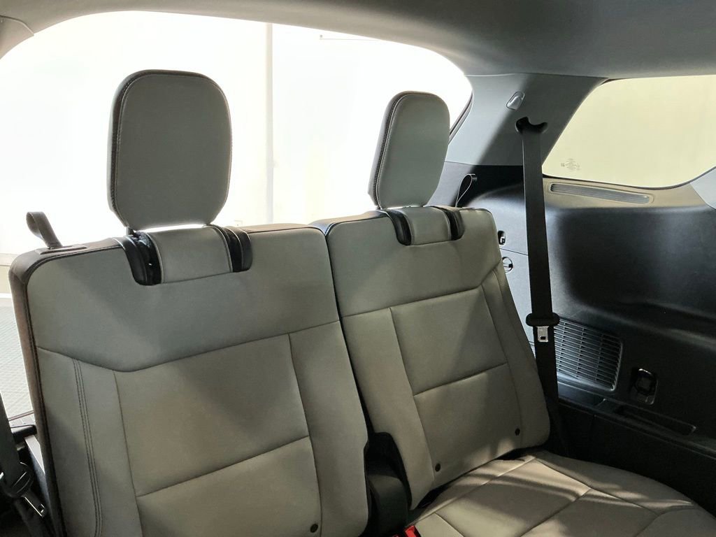 Used 2021 Ford Explorer XLT w/ Equipment Group 202A image 19