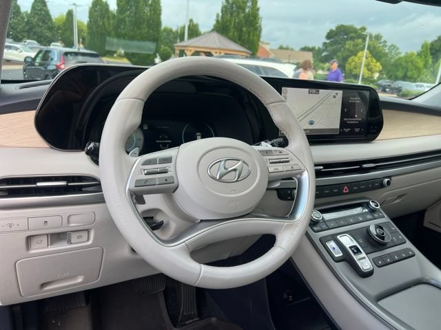 Used 2023 Hyundai Palisade Limited FWD image 15