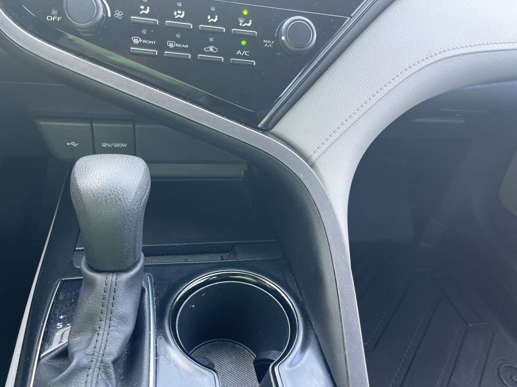 Used 2020 Toyota Camry L FWD image 18