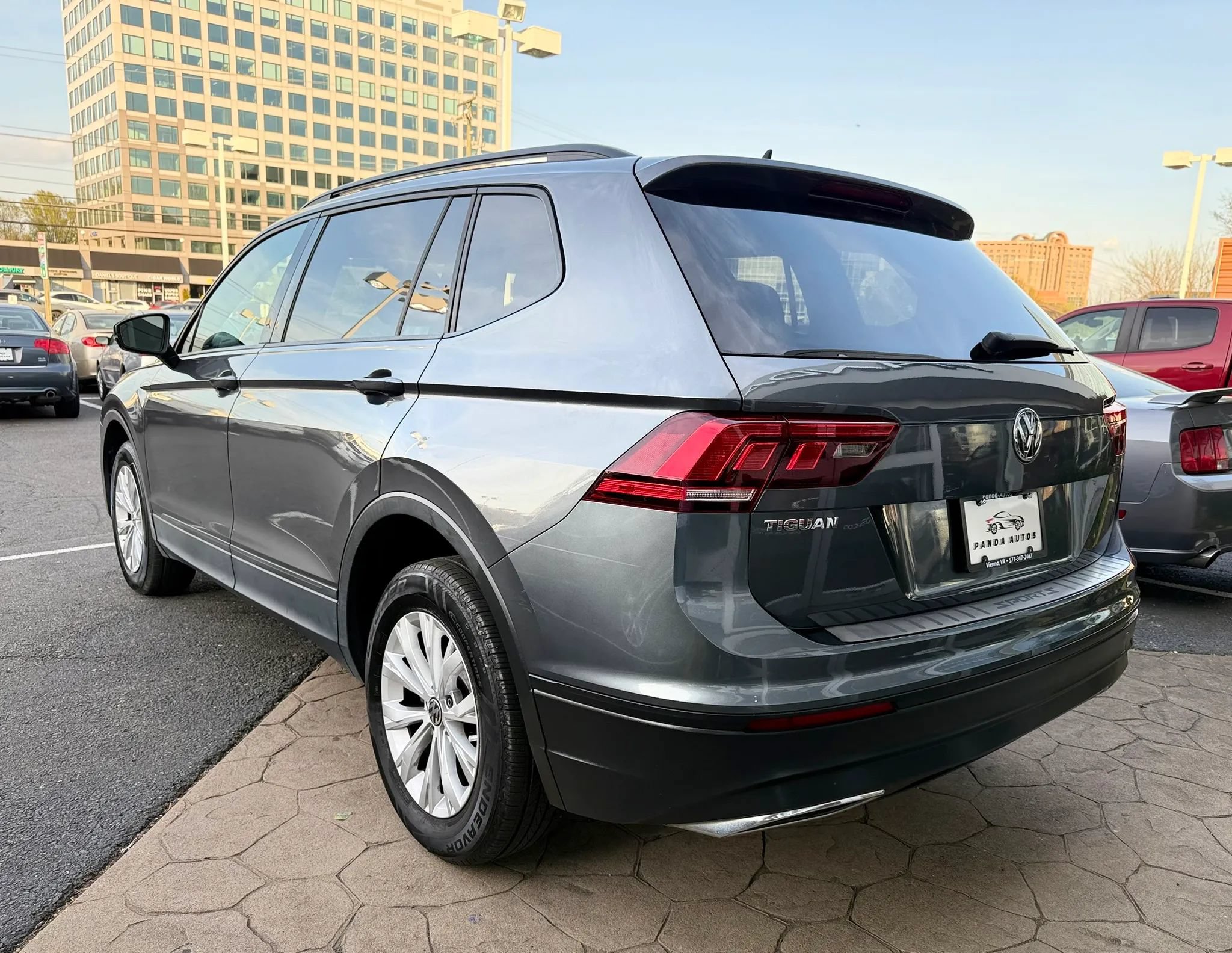 Used 2020 Volkswagen Tiguan S FWD image 4